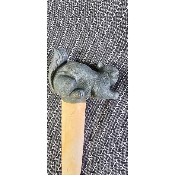 Vintage Spike Cat and Squirrel Waterer - Picture 4 of 9